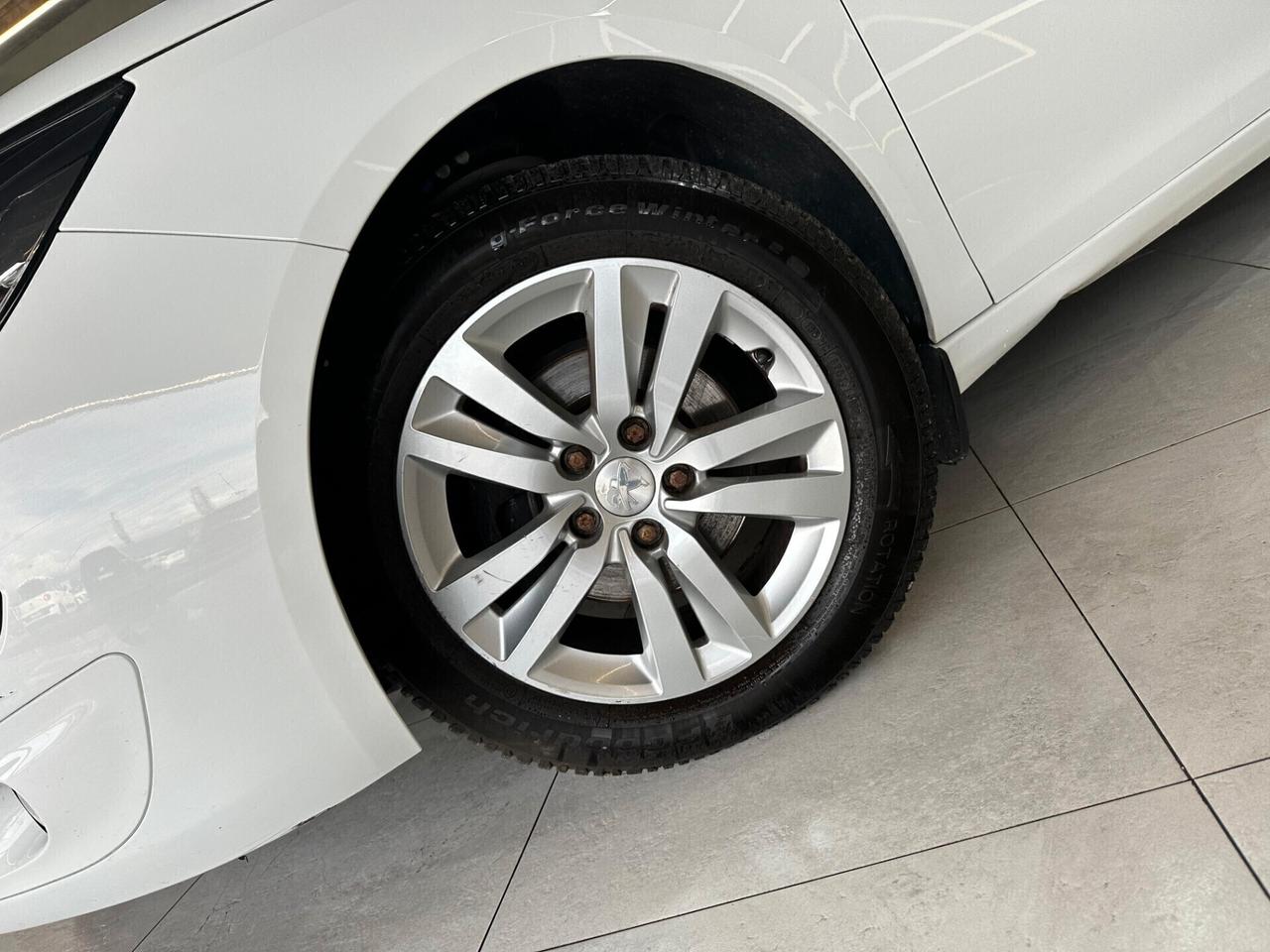 Peugeot 308 5p 1.2 puretech t (e-thp) Allure s