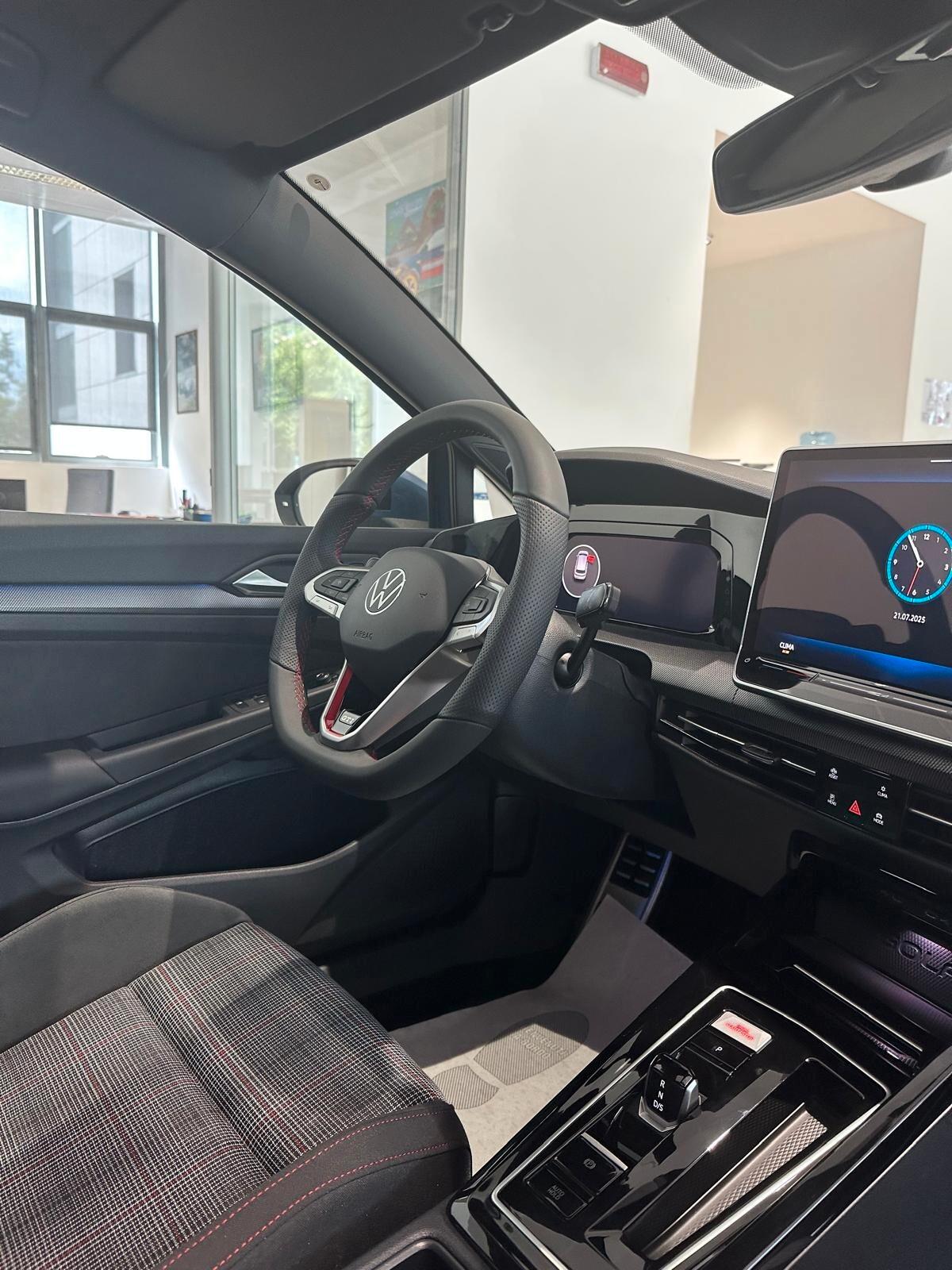 Volkswagen Golf 2.0 TSI GTI DSG