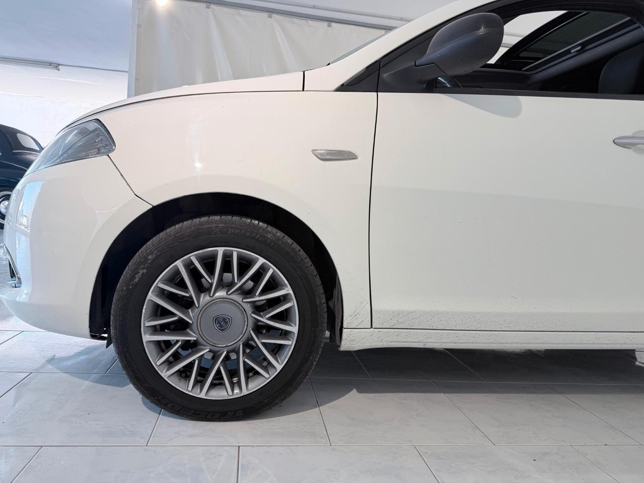 Lancia Ypsilon ACCONTO 0€ RATE DA 150€ AL MESE