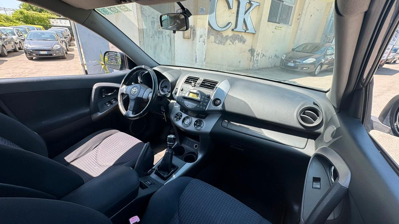 Toyota RAV 4 RAV4 2.2 D-4D 136 CV Sol