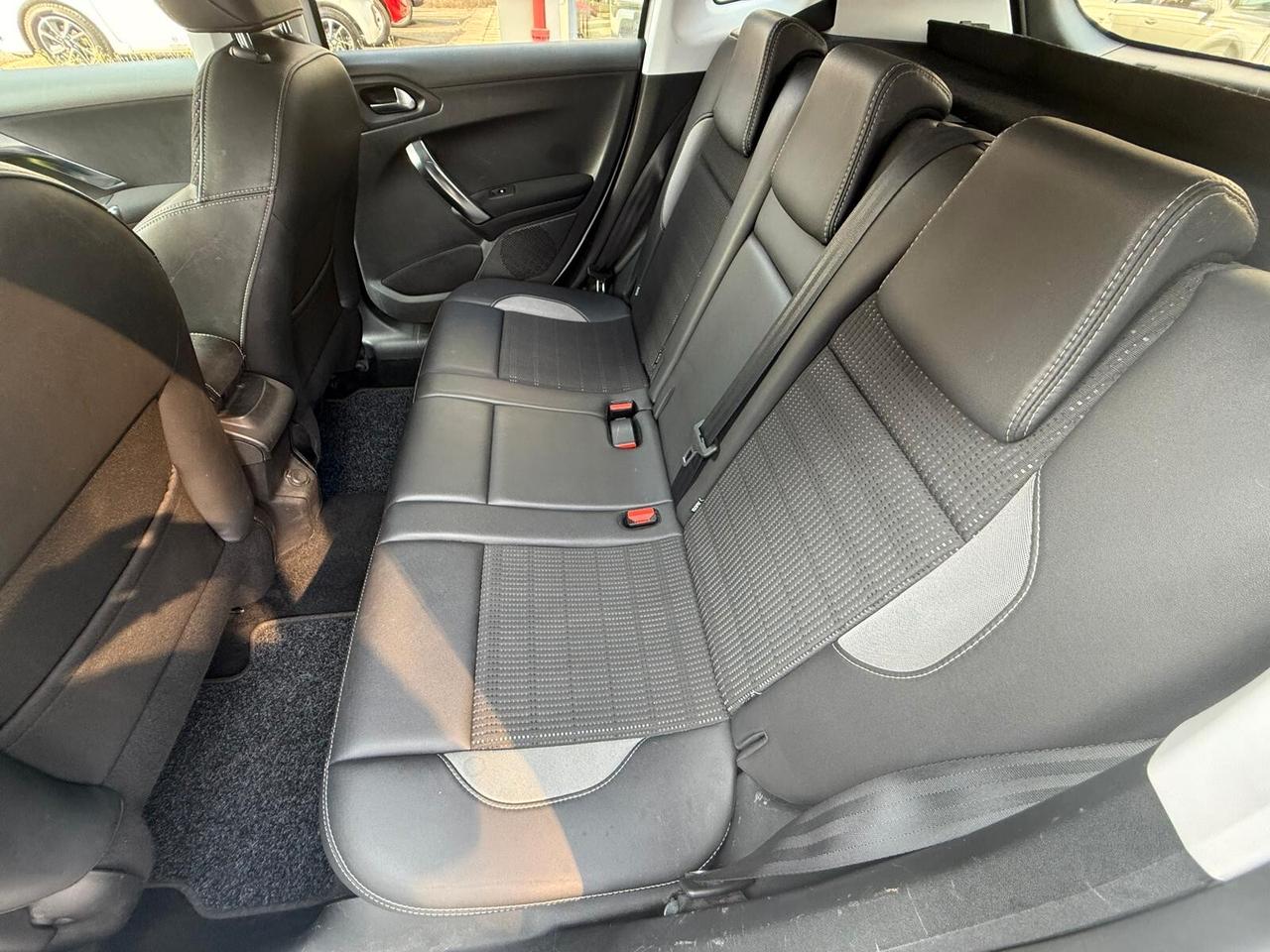 Peugeot 2008 PureTech 82 Allure ***NAVIGATORE*OK NEOPATENTATI***