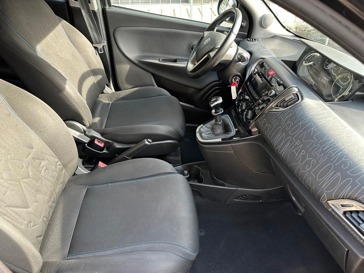 Lancia Ypsilon 1.2 69 CV 5 porte S&S Silver*NEOPATENTATI