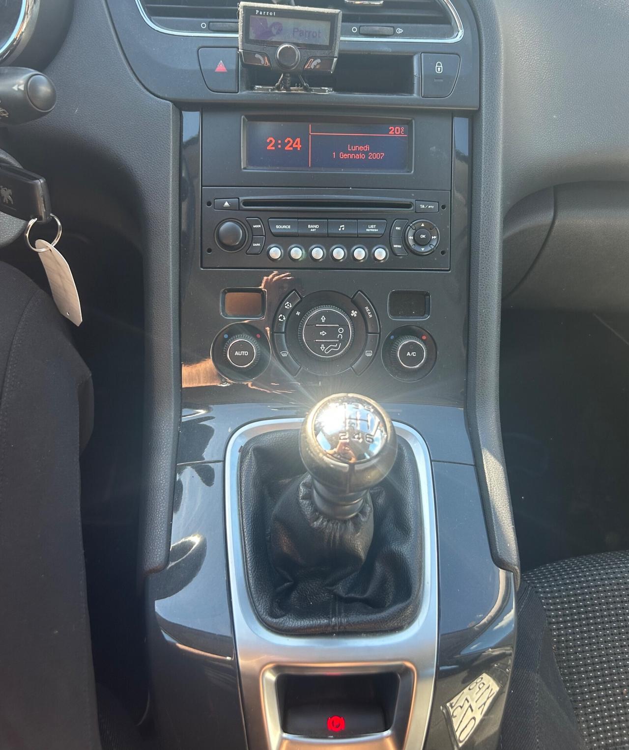 Peugeot 5008 1.6 HDi Business Neopatentati 7 Posti