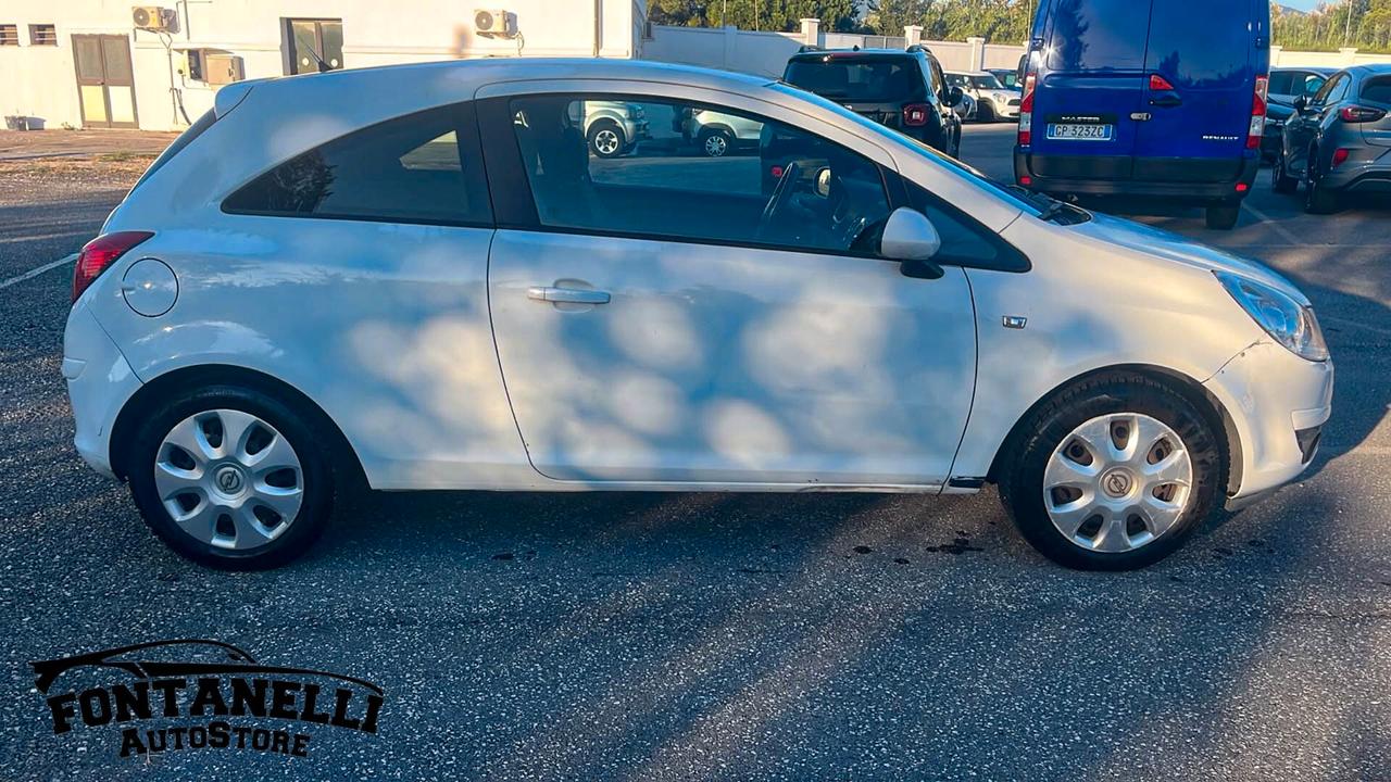 Opel Corsa 1.2 3 porte Club