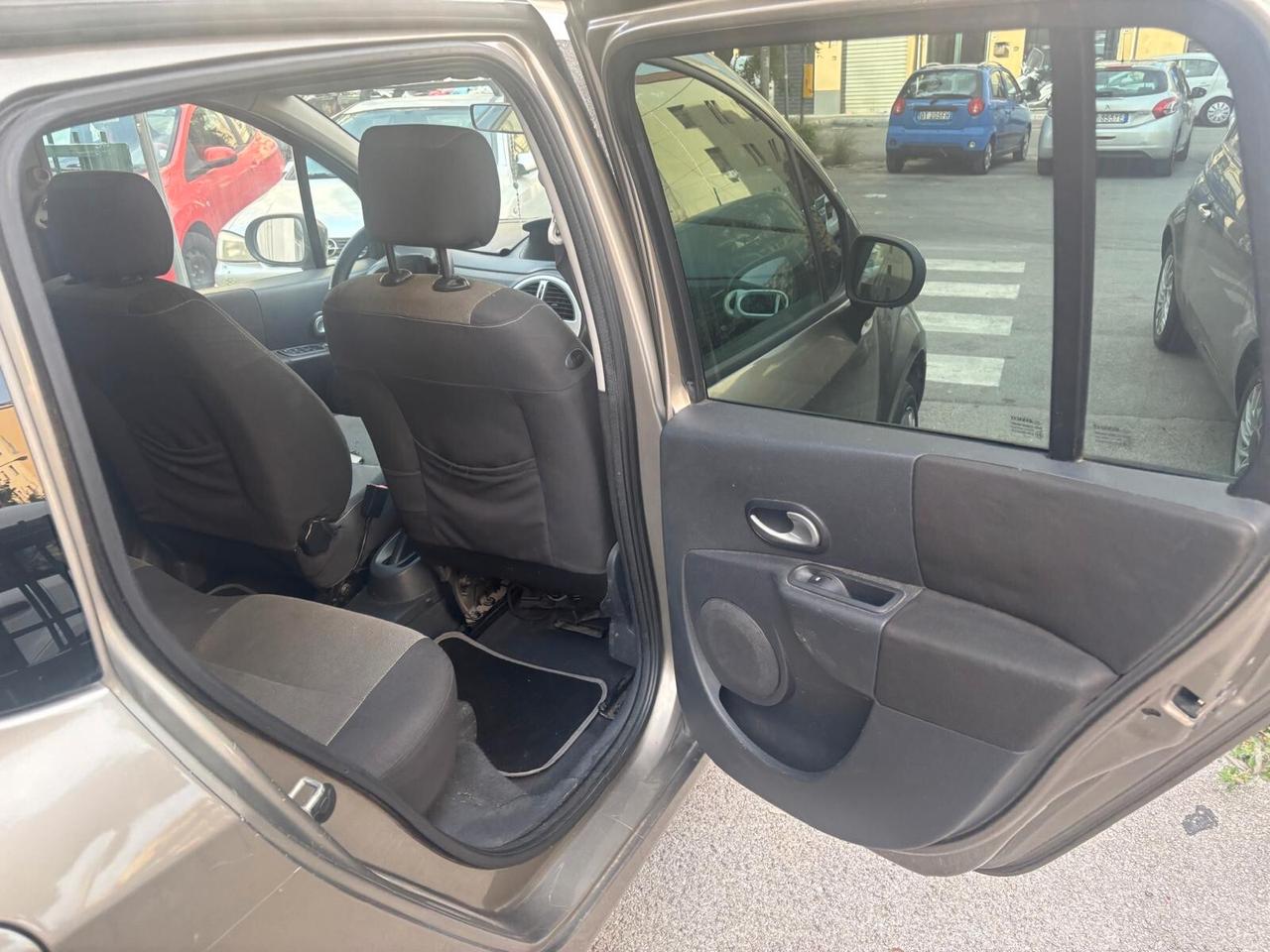 Renault Modus Grand 1.5 dCi 85CV Dynamique