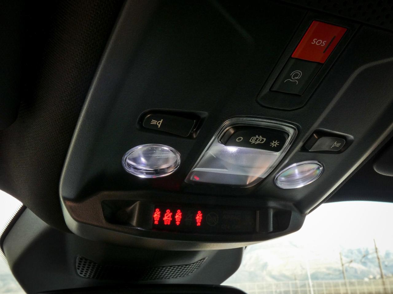 Peugeot 2008 PureTech 100 S&S Allure - KM 0