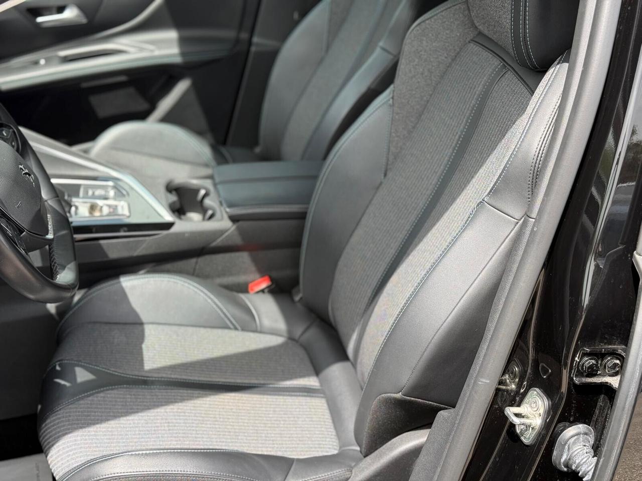 Peugeot 3008 HDI FULL OPTIONAL OFFERTISSIMA
