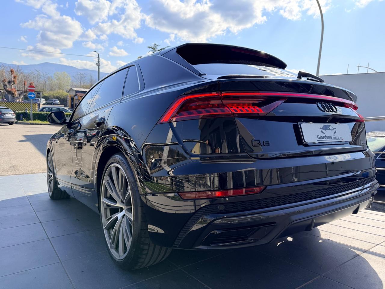 Audi Q8 50 TDI 286 CV quattro s-line plus cerchi 23