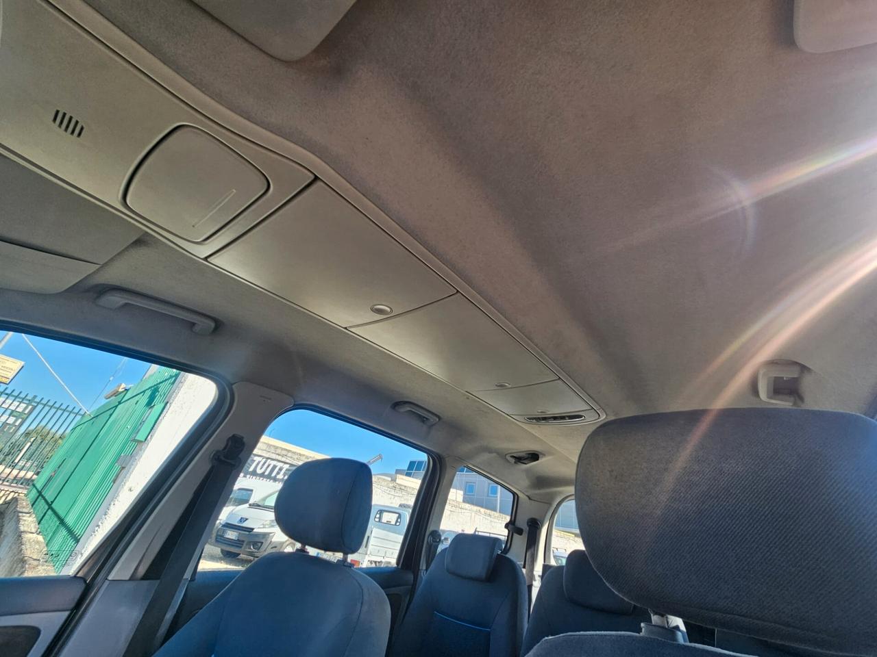 Ford Galaxy 1.8 TDCi 125 CV 7 POSTI