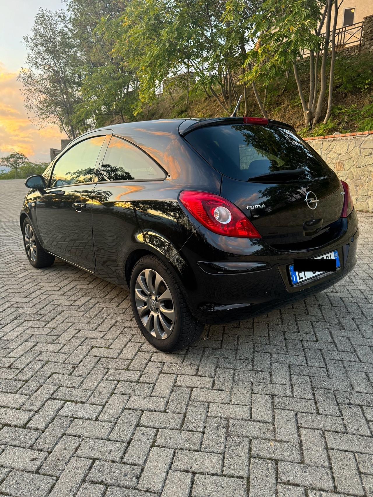 Opel Corsa 1.3 Multijet 75Cv 3Porte 2011