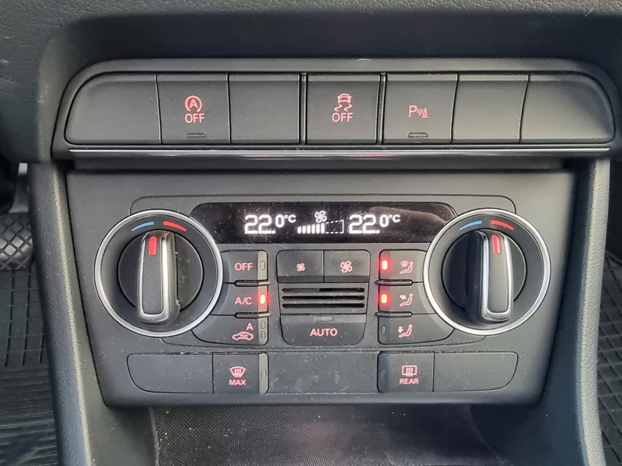 Audi Q3 2.0 TDI 120 CV Business