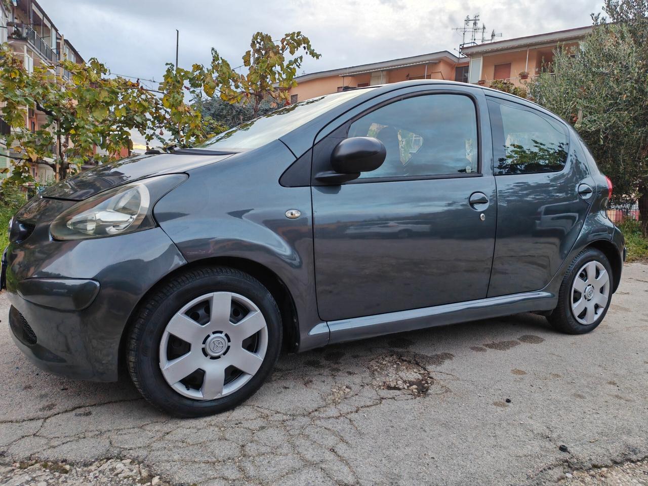 Toyota Aygo GPL E TABLET CARPLAY