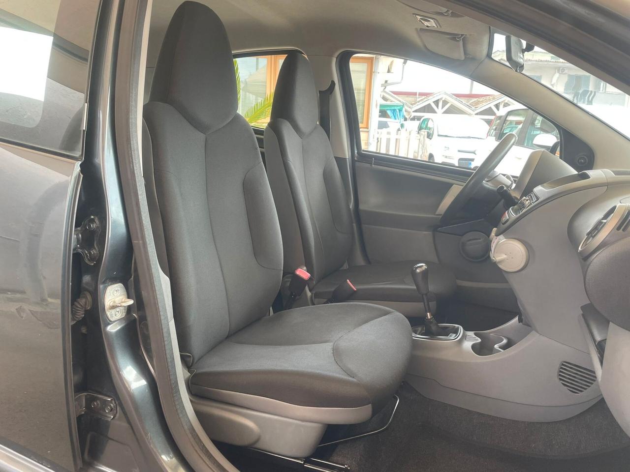 Toyota Aygo 1.0 12V VVT-i 5 porte Sol