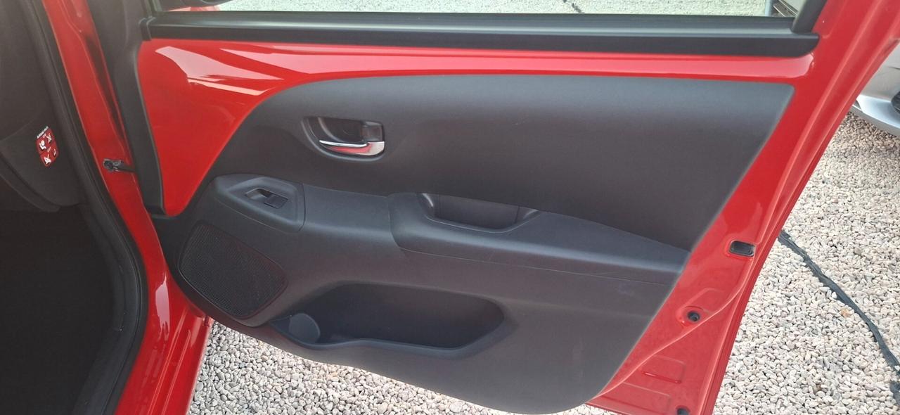 Citroen C1 VTi 68 5 porte Shine GARAN. 12 MESI