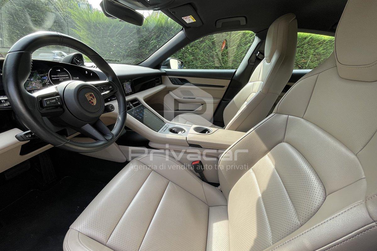 PORSCHE Taycan