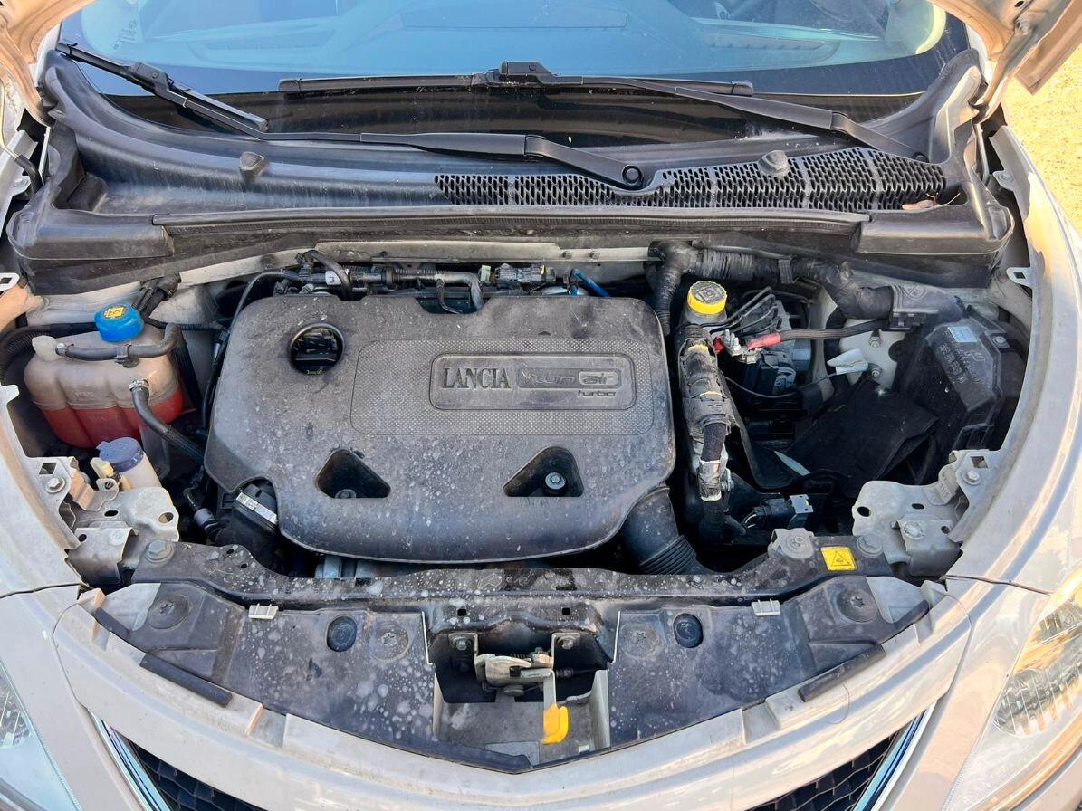 Lancia Ypsilon 0.9 TwinAir 85 CV 5 porte Metano Ecochic Gold