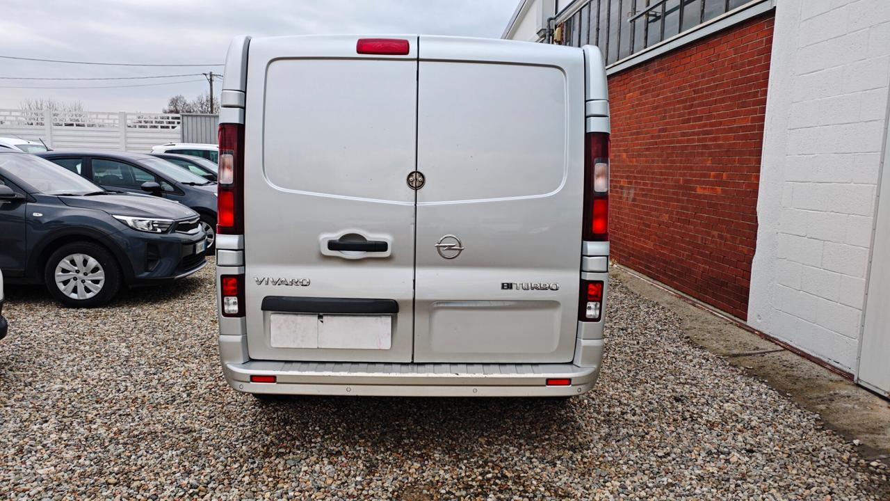 Opel Movano Vivaro L1H1 6 posti