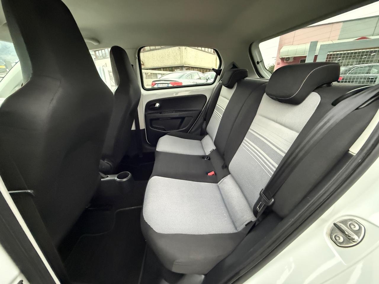 Volkswagen up! 1.0 75 CV 5p WHITE NEOPATENTATI