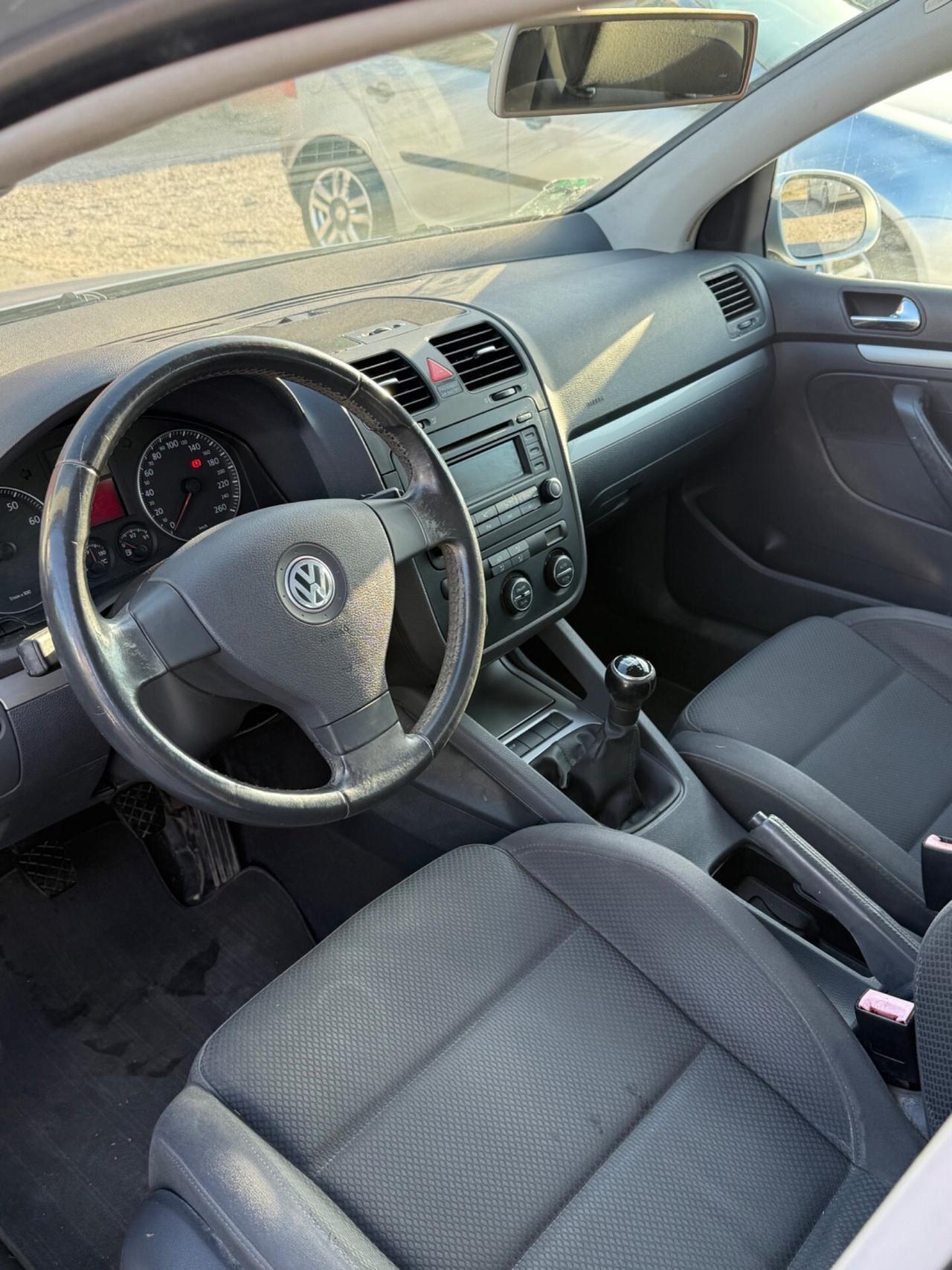Volkswagen Golf 1.6 16V FSI 5p. Sportline