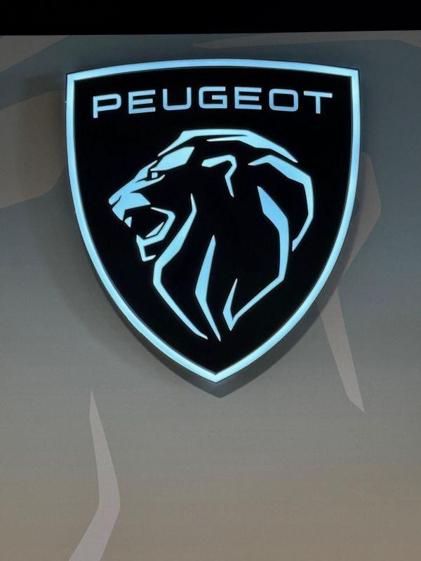 Peugeot 208 GT Hybrid 145 e-DCS6 auto