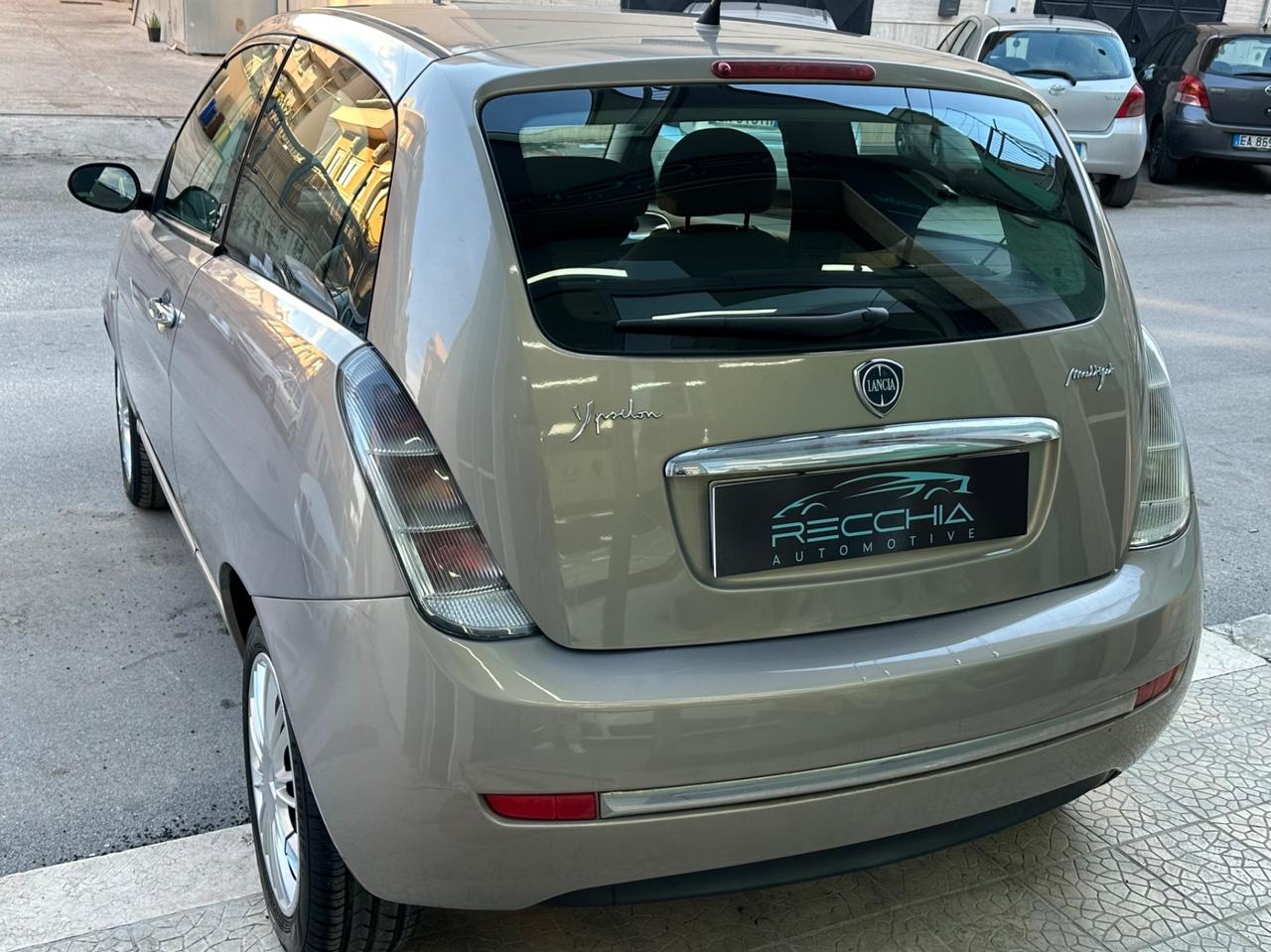 Lancia Ypsilon 1.3 MJT 75 CV ok neopatentati