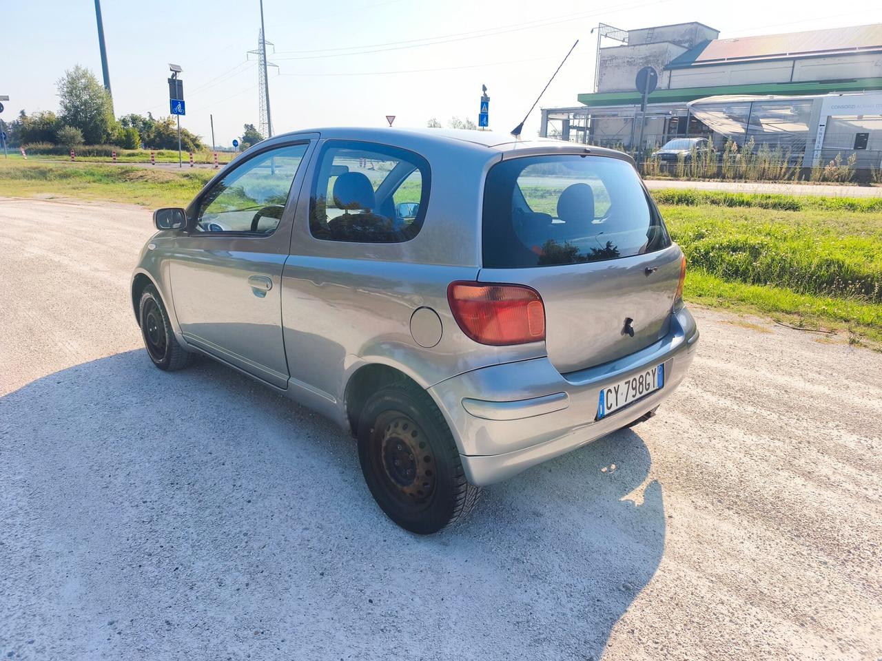 Toyota Yaris 1.0i 16V cat 3 porte Sol