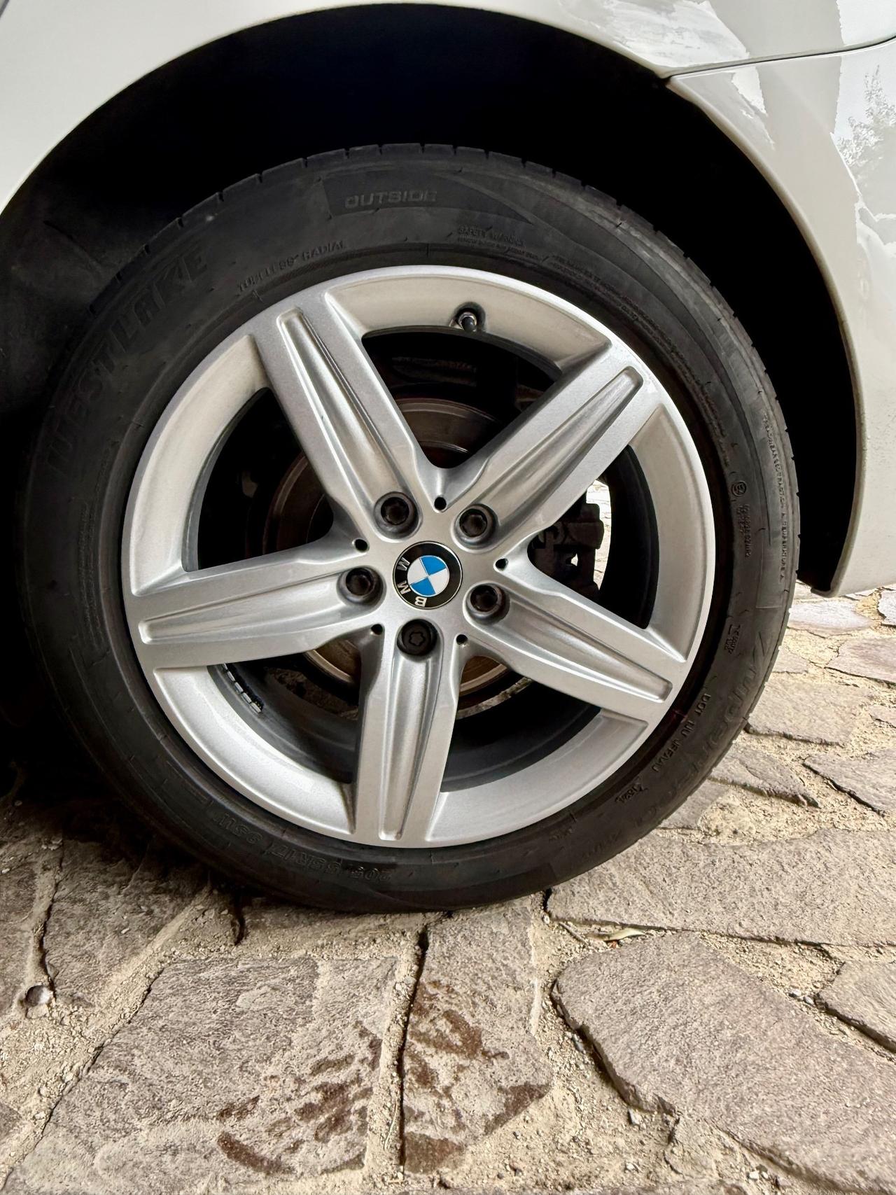 Bmw 2er Active Tourer 218d Luxury