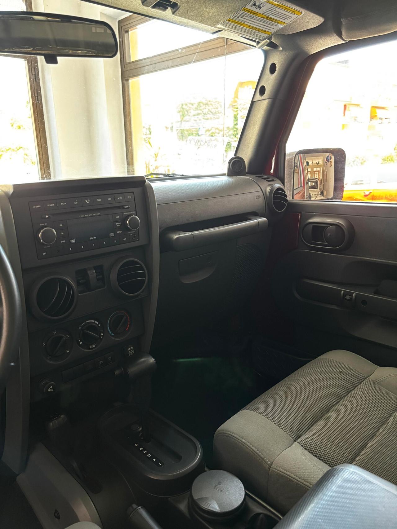 Jeep Wrangler 3.8 Sahara Auto DA VETRINA