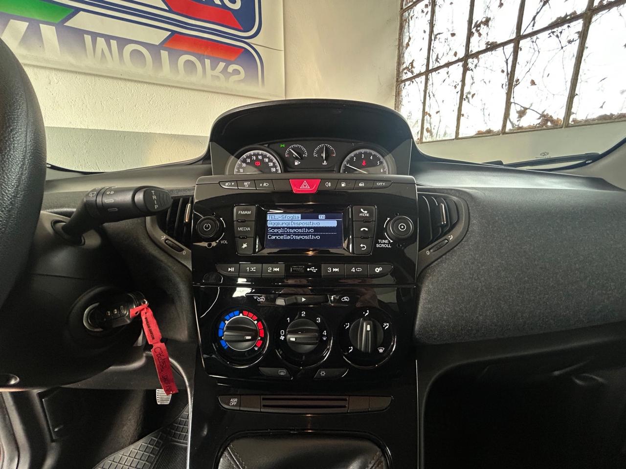 Lancia Ypsilon 1.2 69 CV 5 porte GPL Ecochic Elefantino Blu