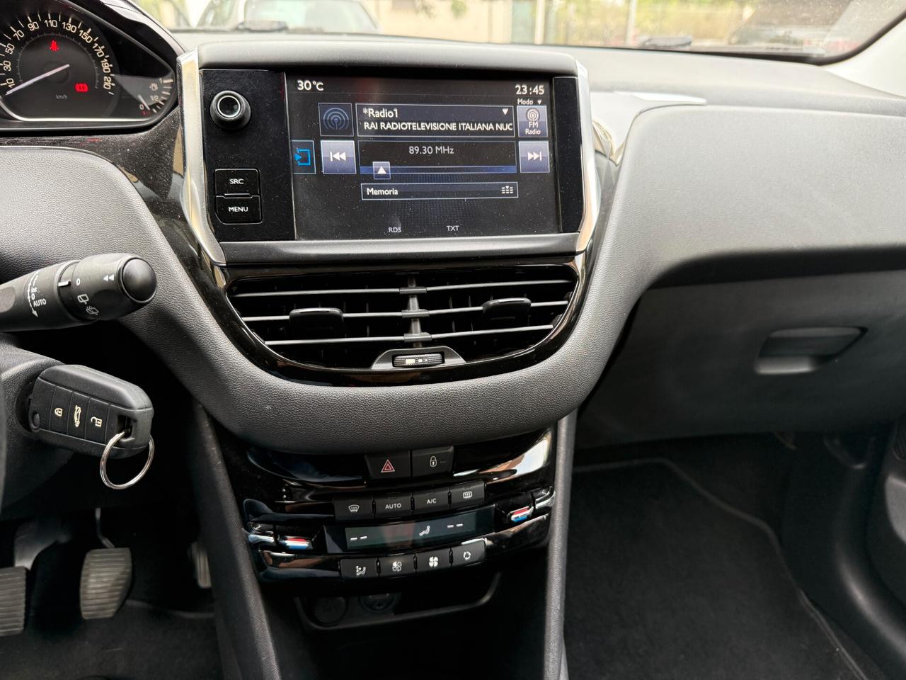 Peugeot 208 1.4 HDi 68 CV 5 porte Allure OK NEOPATENTATI