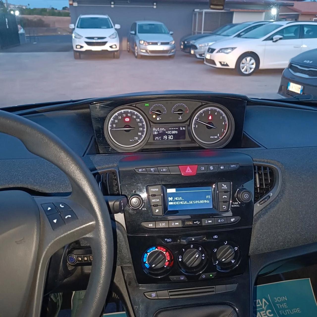 Lancia Ypsilon 1.2 KM CERTIFICATI BLOCKSYSTEM