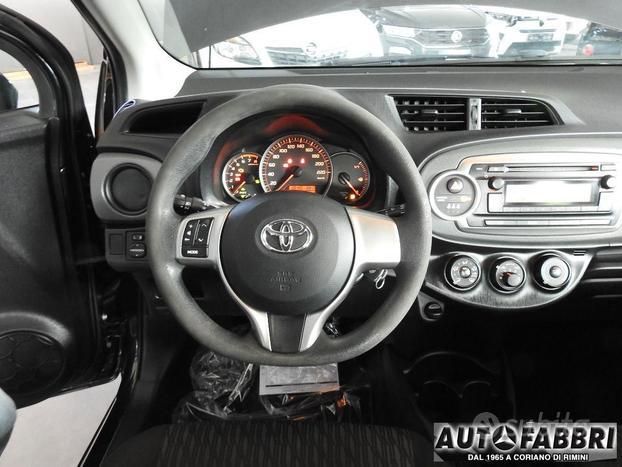 TOYOTA - Yaris - 1.0 5 porte Active