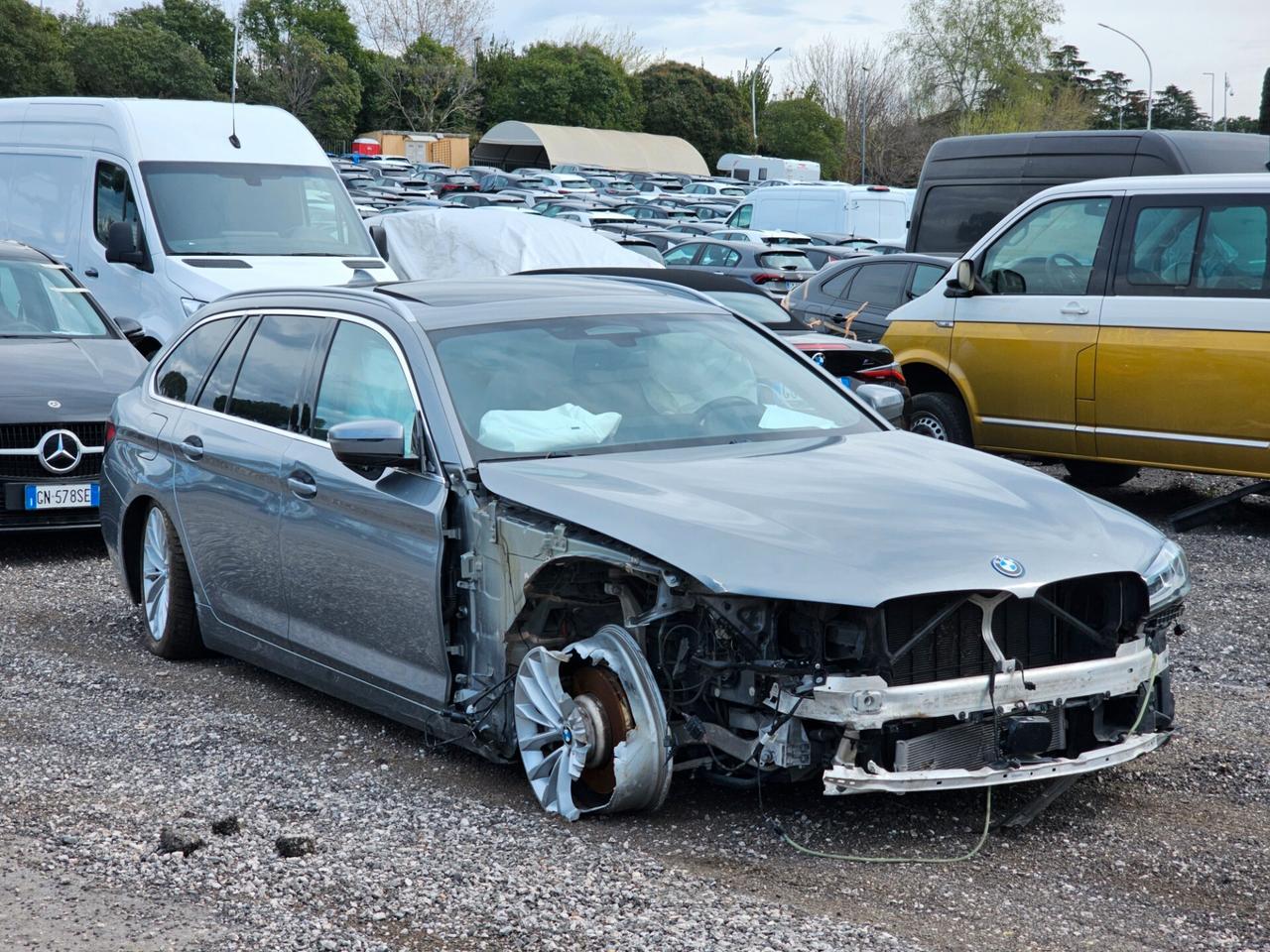 SINISTRATO Bmw 530 530e xDrive Touring Luxury