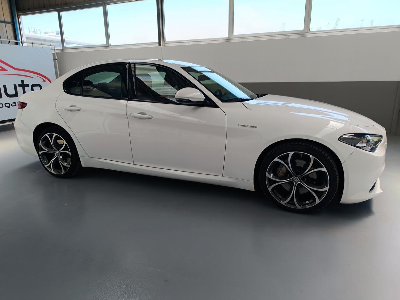 Alfa Romeo Giulia 2.2 Turbodiesel 210 CV AT8 AWD Q4 Veloce