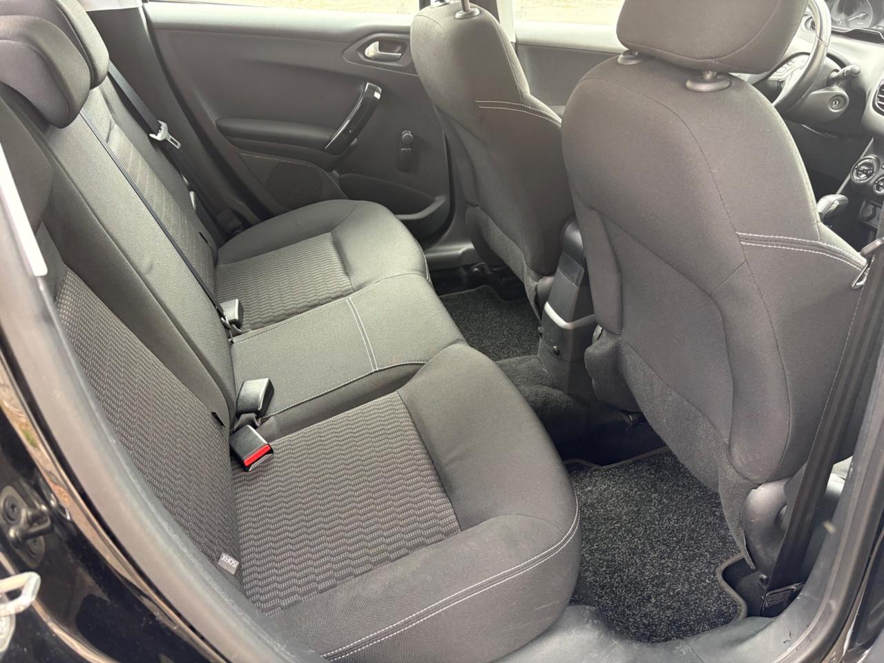 Peugeot 208 BlueHDi 75 5 porte Allure