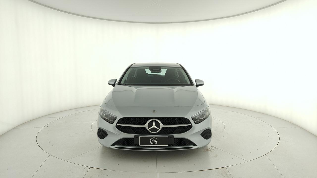 Mercedes-Benz A 180 d Advanced auto