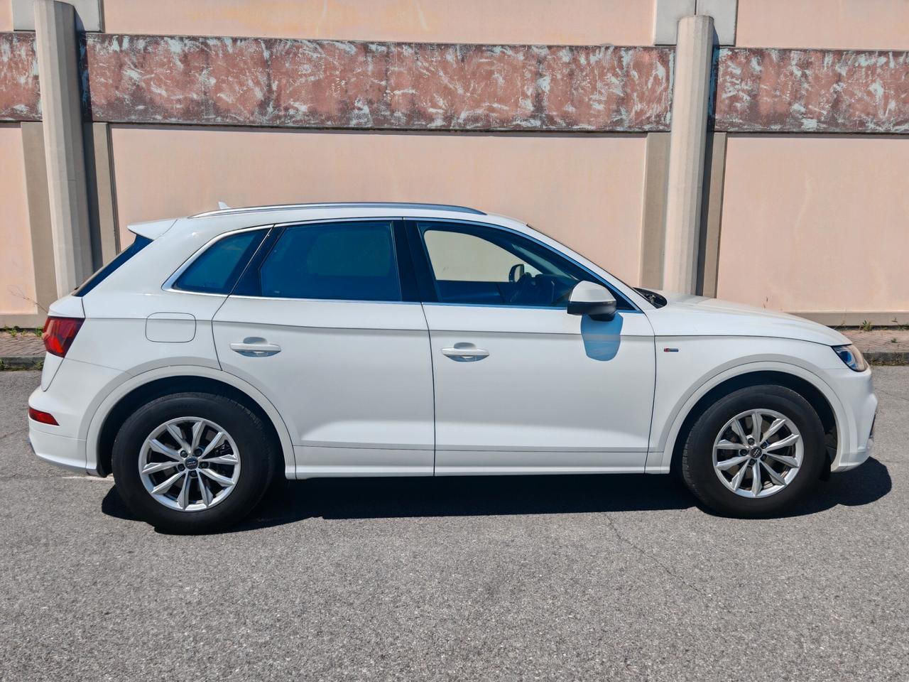Audi Q5 190CV S LINE TOTALE UNIPROPRIETARIO KM VERI