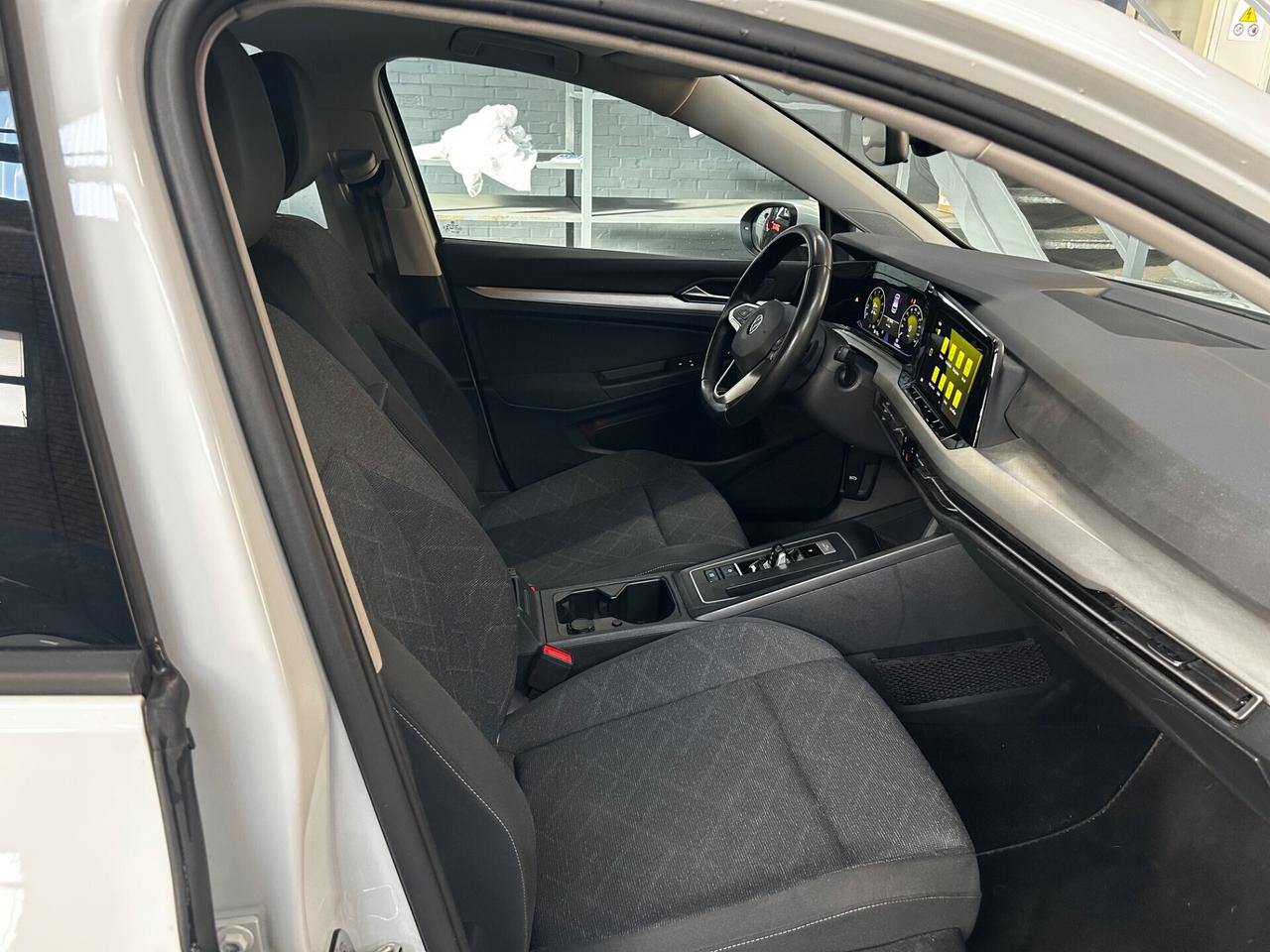 Volkswagen Golf 1.5 TGI DSG Life neopatentati