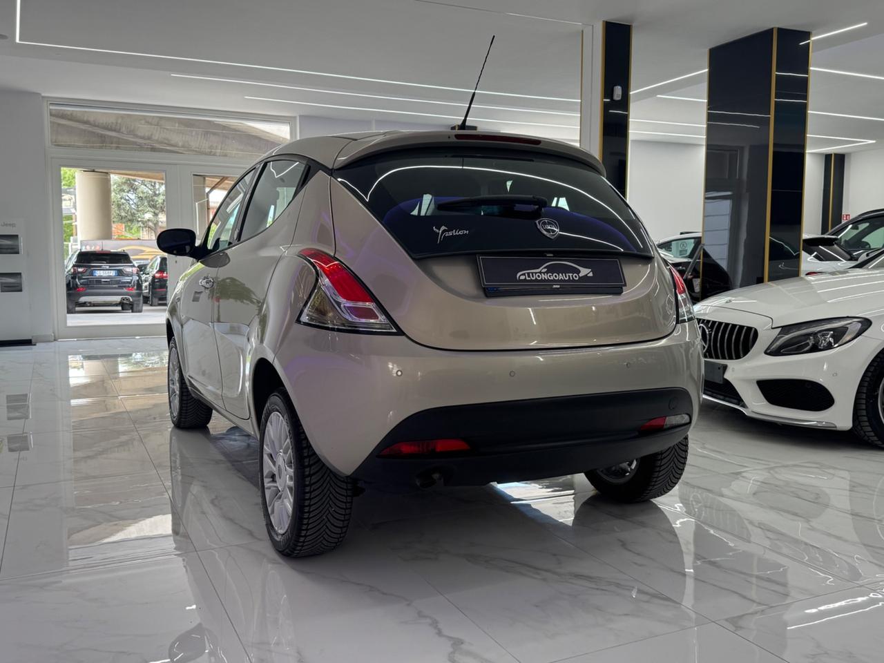 Lancia Ypsilon 0.9 TwinAir 85 CV Metano Ecochic Gold