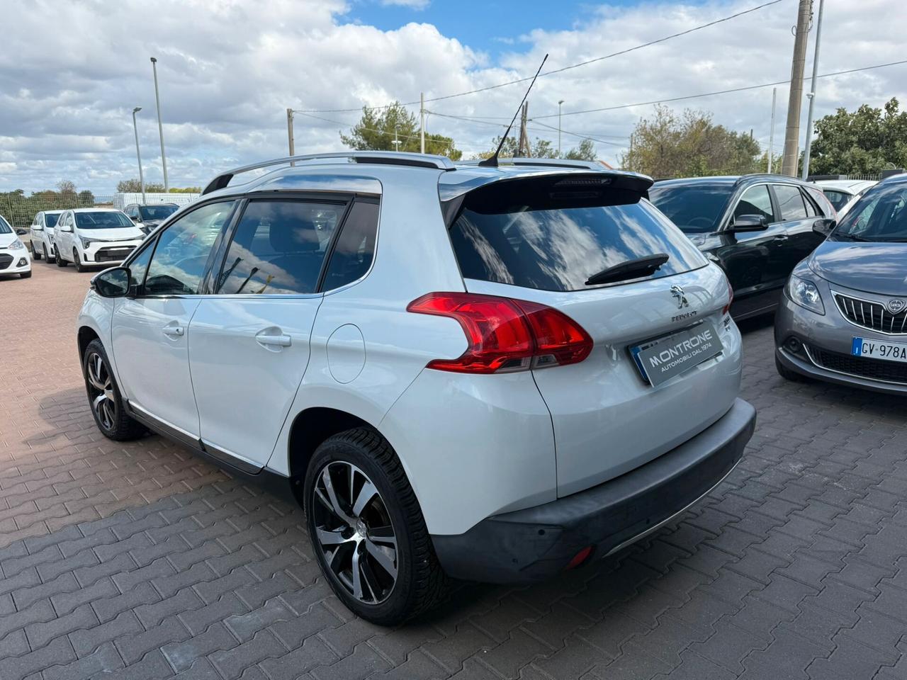 Peugeot 2008 1.6 e-HDi 115 CV Stop&Start Féline