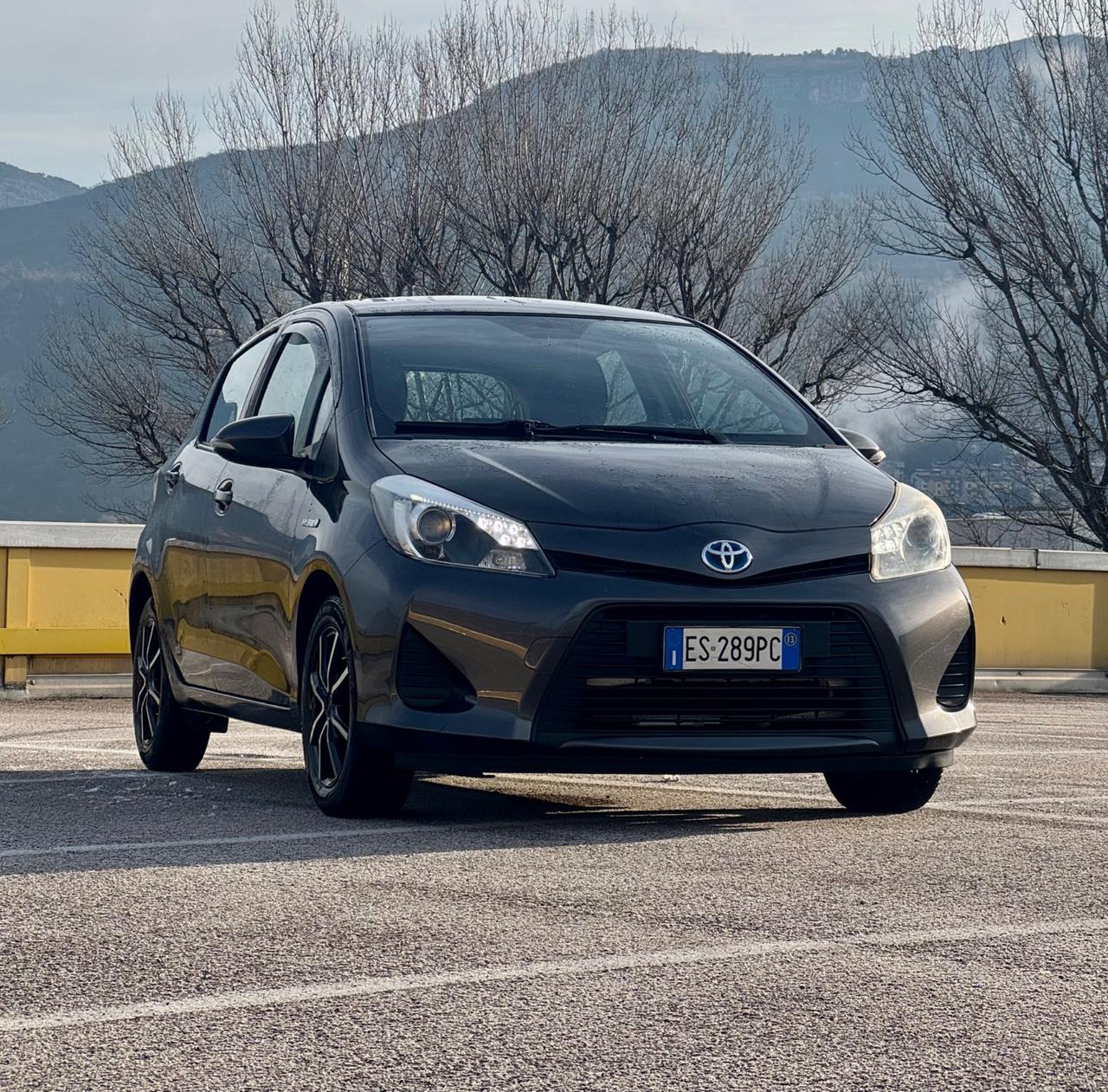 Toyota Yaris 1.5 Hybrid 5p Lounge Neopatentati