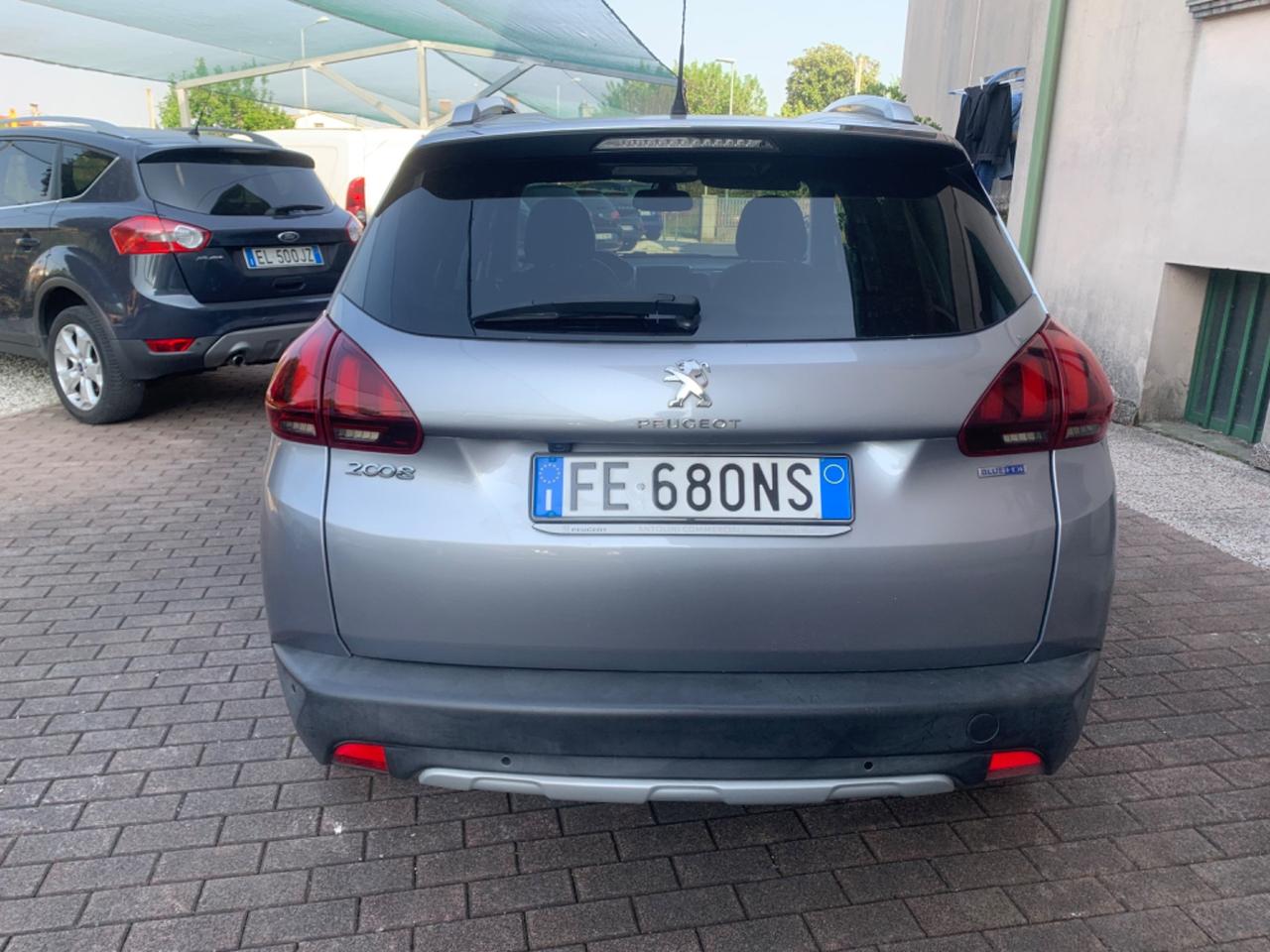 Peugeot 2008 BlueHDi 100 Allure