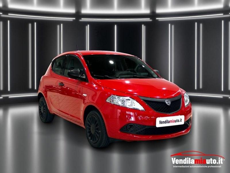 Lancia Ypsilon Ypsilon 1.0 FireFly 5 porte S&S Hybrid Ecochic Silver