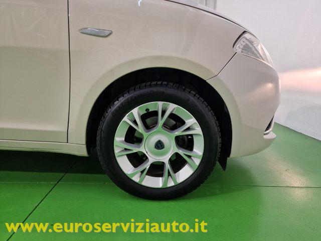 LANCIA Ypsilon 1.2 69 CV 5 porte Platinum