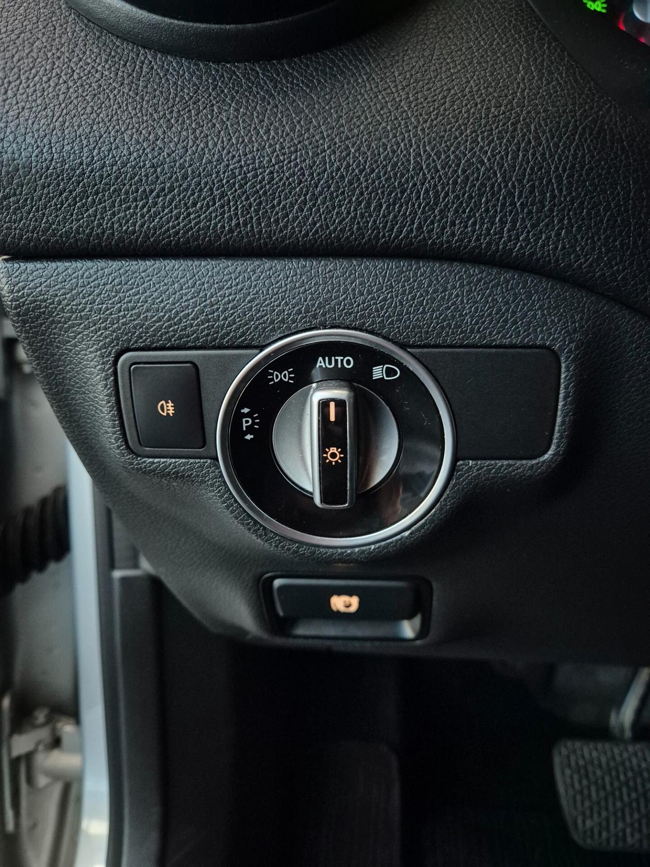 Mercedes-Benz CLA 220 CDI 170cv Automatica Navigatore motore revisionato