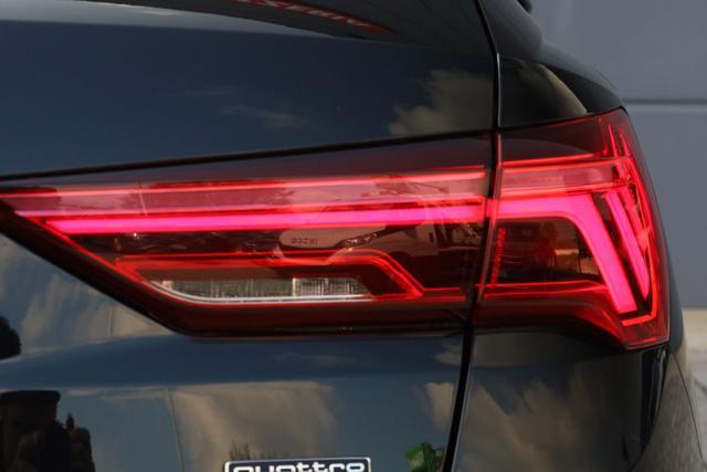 AUDI Q3 35 TDI quattro S tronic Business