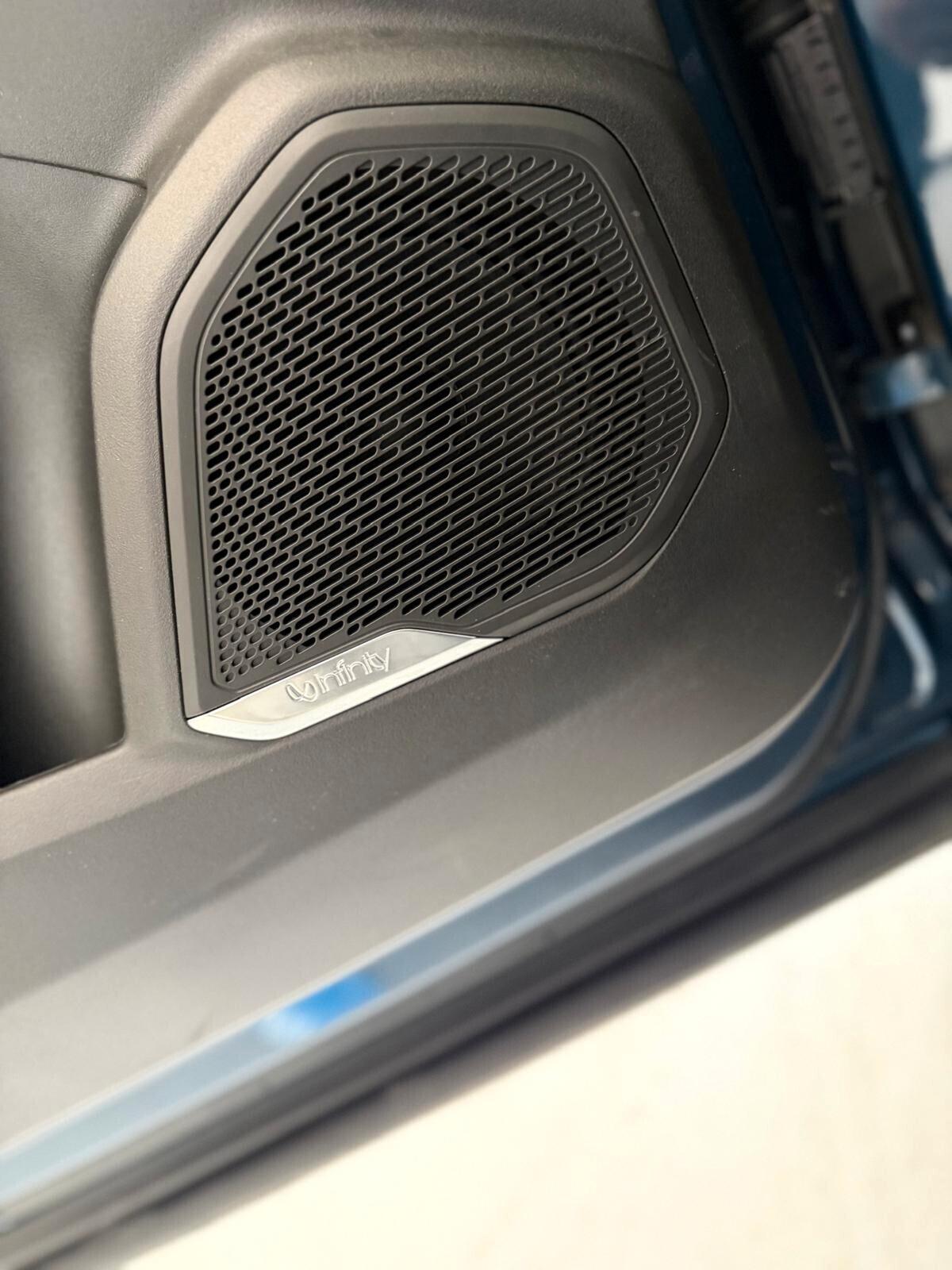 Lynk&co 01 PHEV More
