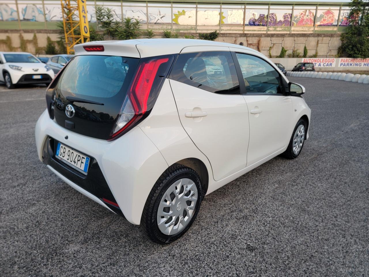 Toyota Aygo Connect x-play MMT 51 mila km! Garanzia