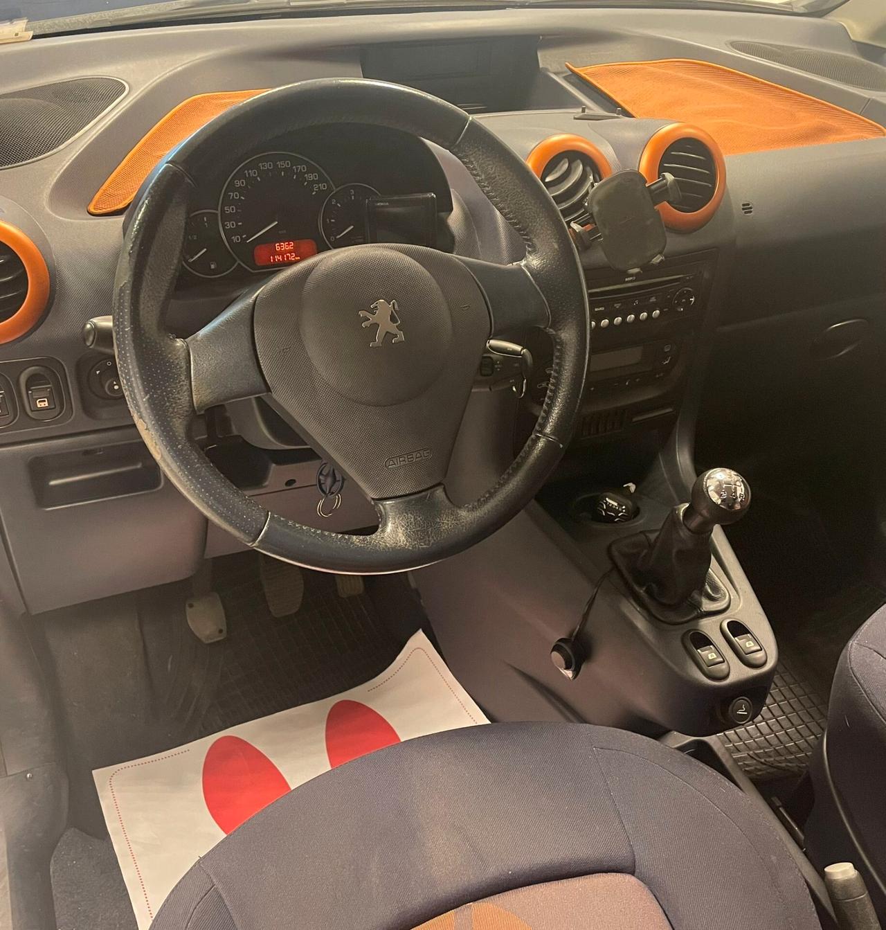 PEUGEOUT 1007 1.4 HDi-OK NEOPATENTATI-FRIZIONE NUOVA