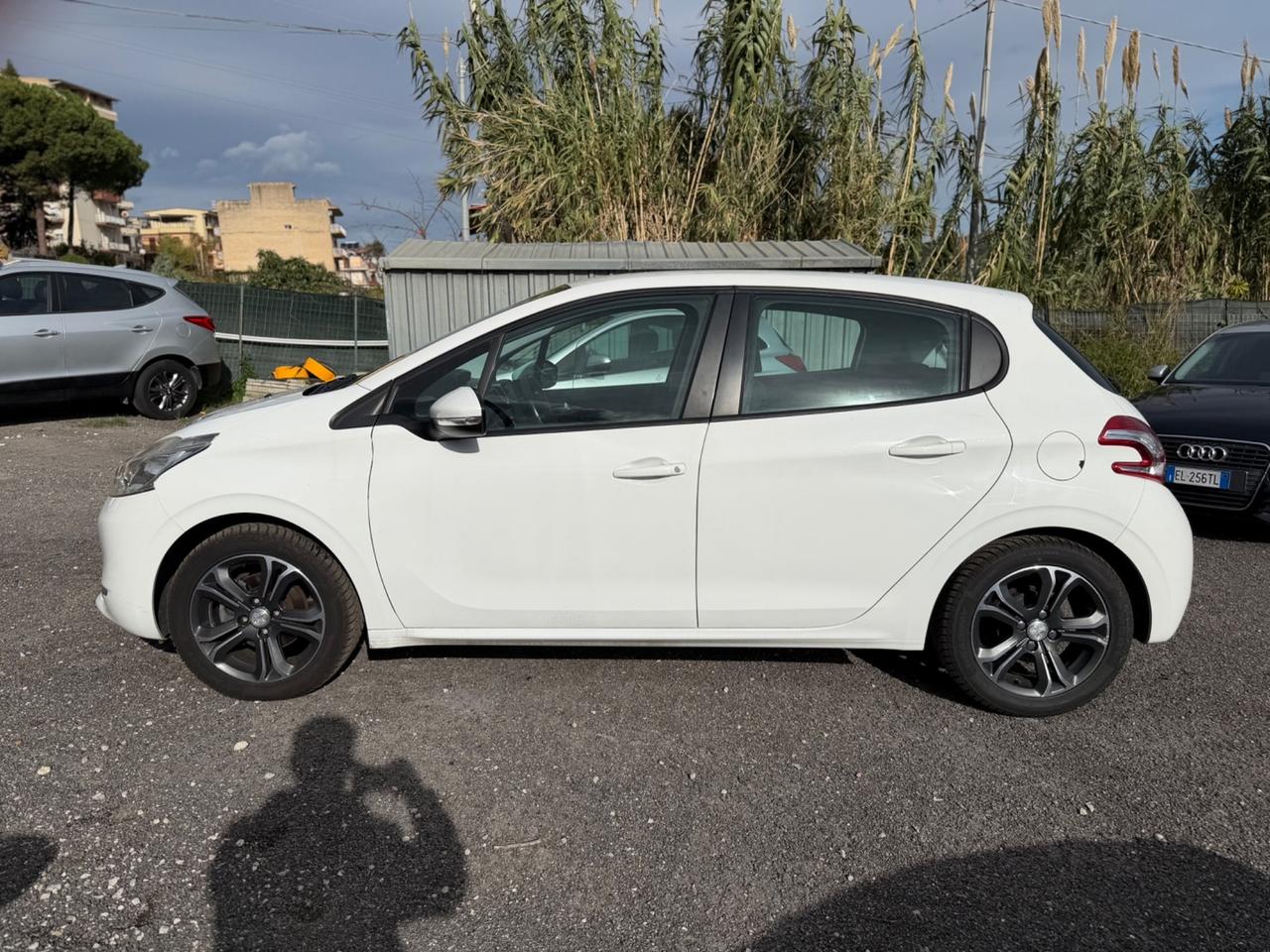 Peugeot 208 1.4 HDi 68 CV 5 porte Allure